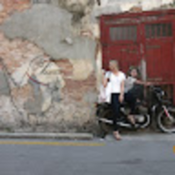 Meet your Posher, Courtney - Picture 1 of 1